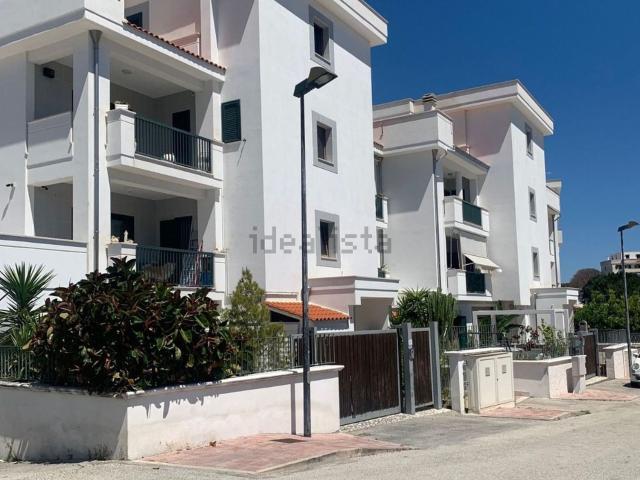 Appartamento in vendita di 217 m² in Via Monsignor d&apos Addario, 20