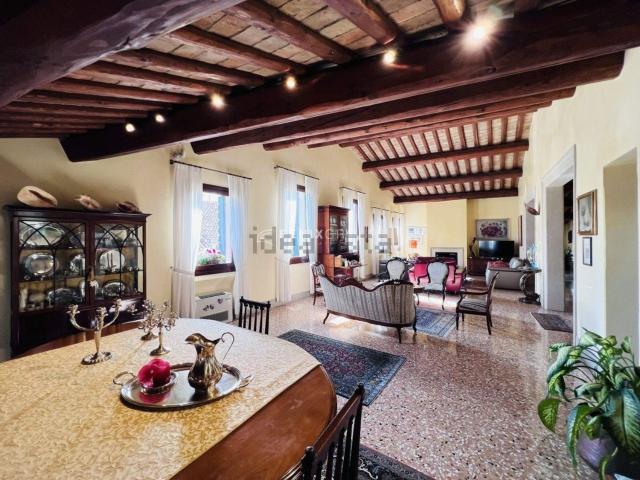 Appartamento in vendita di 217 m² in Via San Francesco, 156