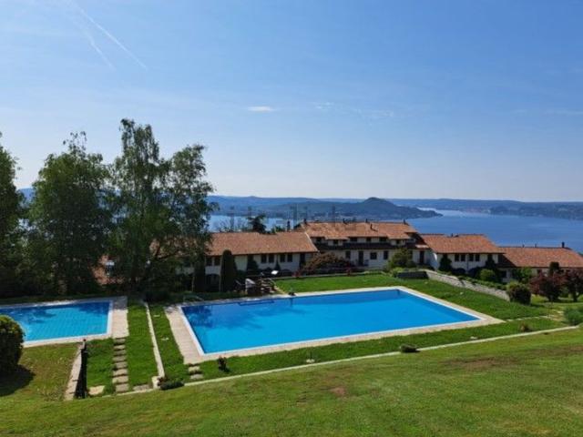 Appartamento in vendita di 217 m² in Via per Comnago