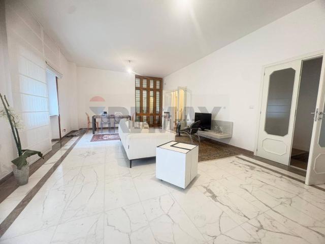 Appartamento in vendita di 217 m² in Via Tommaso Arnoni, 23