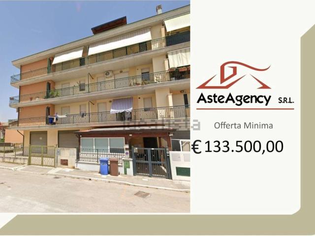 Appartamento in vendita di 217 m² in Viale XXV Aprile, 16