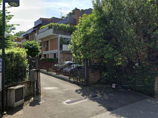 Appartamento in vendita di 217 m² in Viale Antonio Aldini, 218