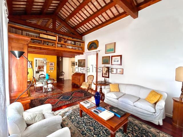 Appartamento in vendita di 217 m² in Vicolo dell&apos Osservatorio, 5