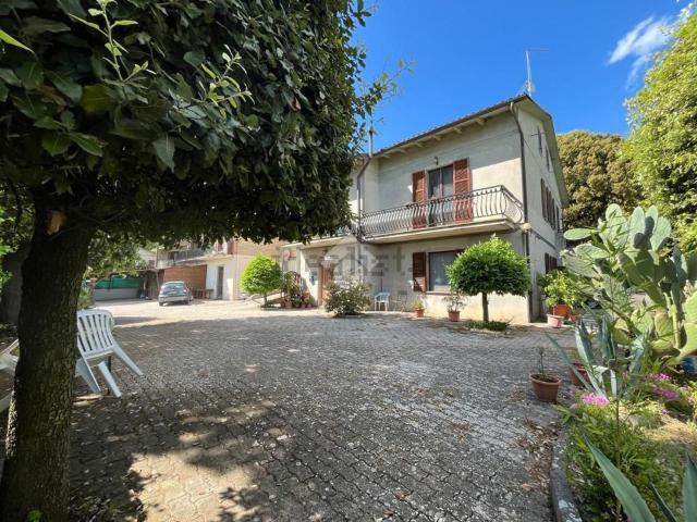 Appartamento in vendita di 217 m² in Località Bagni, 25