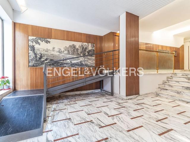 Appartamento in vendita di 217 m² in Piazzale dei Caduti della Montagnola