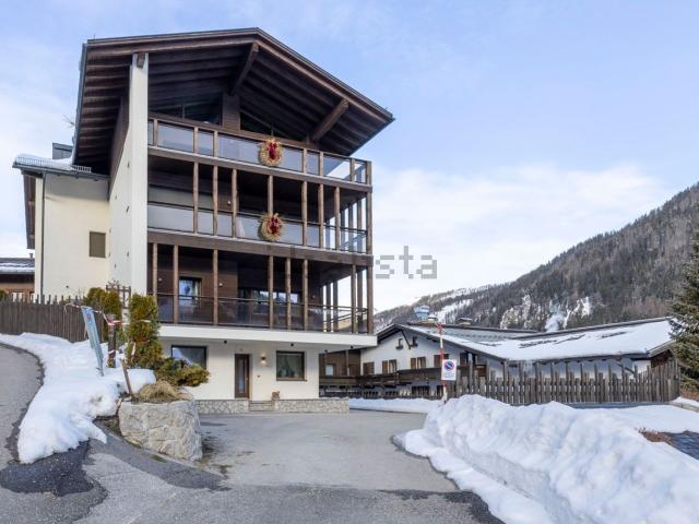 Appartamento in vendita di 217 m² in Strada Sassongher, 44