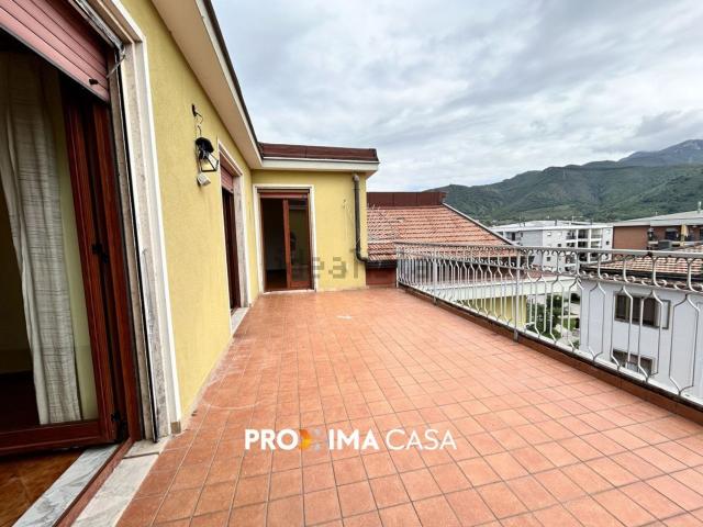 Appartamento in vendita di 218 m² in Via Campo Sportivo