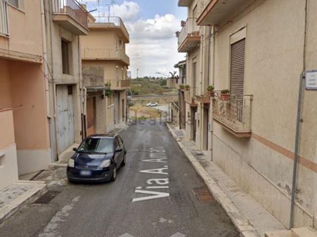 Appartamento in vendita di 218 m² in Via Caracciolo