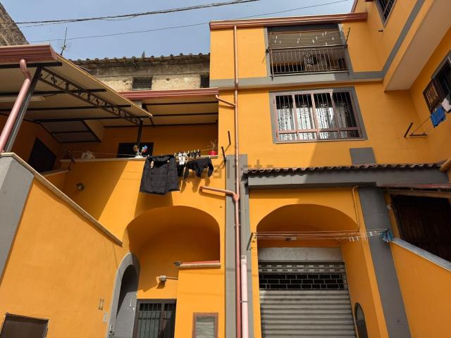 Appartamento in vendita di 218 m² in Via Gaetano Saraceni