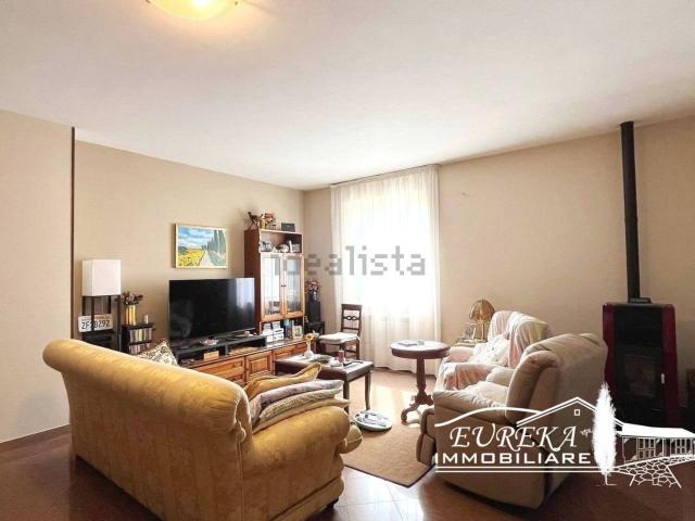 Appartamento in vendita di 218 m² in Via del Giglio