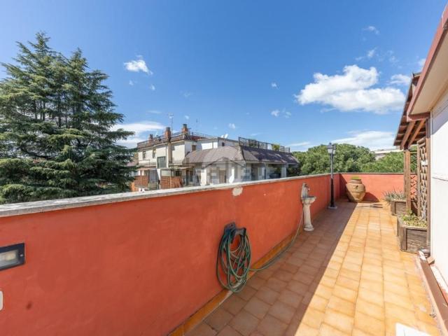 Appartamento in vendita di 218 m² in Via Ettore Romagnoli, 9