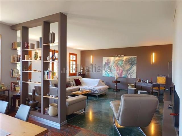 Appartamento in vendita di 218 m² in Via Middletown Connecticut