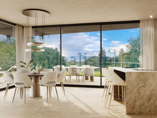 Appartamento in vendita di 218 m² in Via Pralesi, 26
