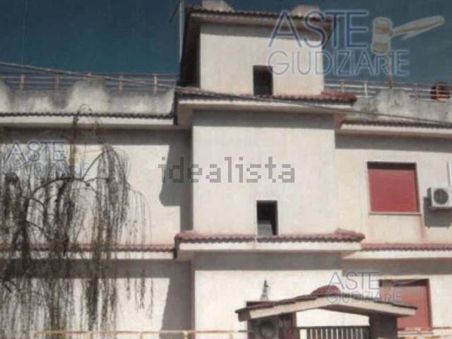 Appartamento in vendita di 218 m² in Strada Provinciale 106