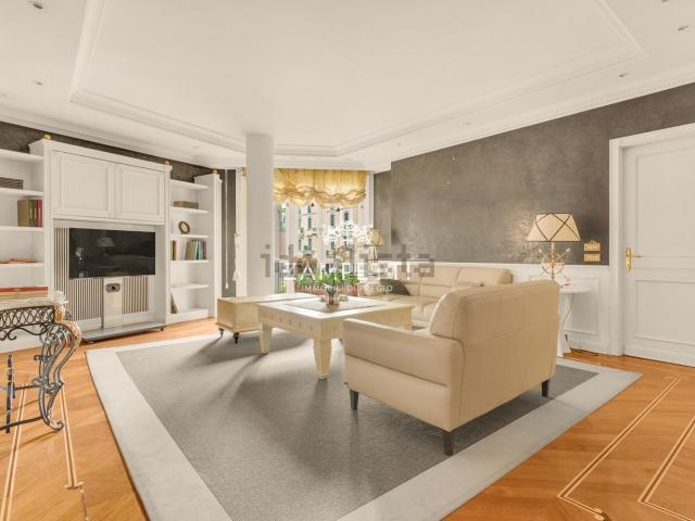 Appartamento in vendita di 219 m² in Via Carlo Pisacane, 36