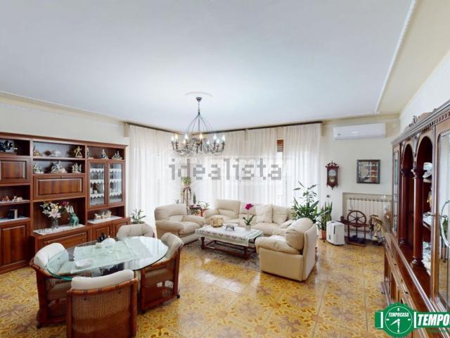 Appartamento in vendita di 219 m² in Via Amoa, 8