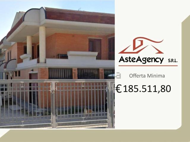Appartamento in vendita di 219 m² in Via Lorenzo la Piccirella, 8