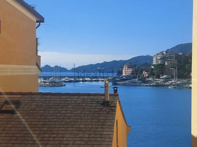 Appartamento in vendita di 219 m² in Via Montebello