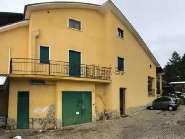 Appartamento in vendita di 219 m² in Via Sant&apos Anna