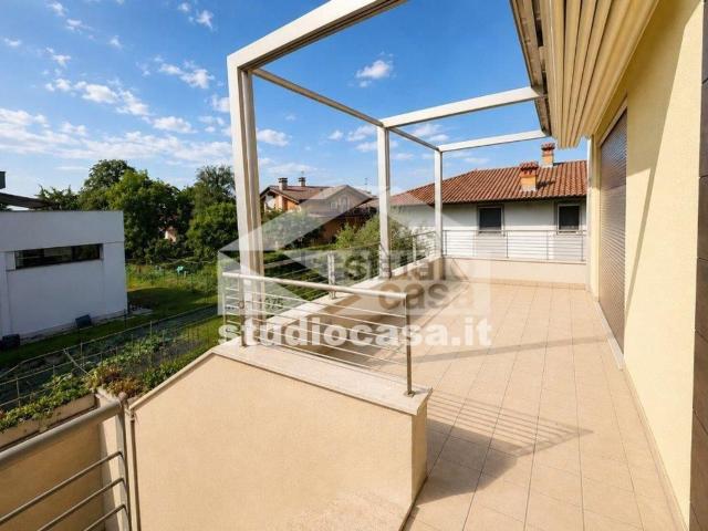 Appartamento in vendita di 219 m² in Via Papa Giovanni XXIII