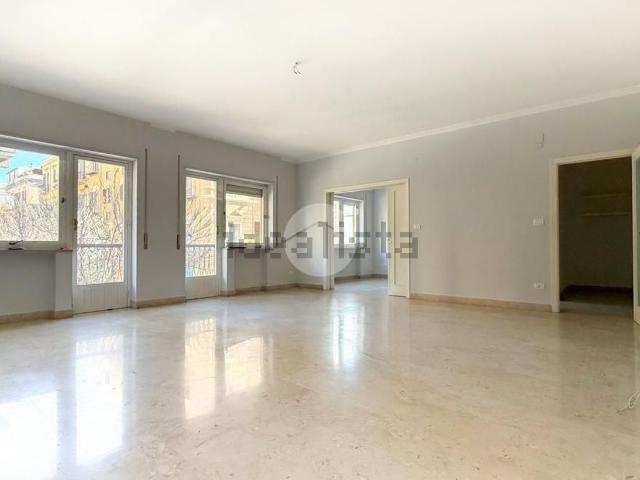 Appartamento in vendita di 219 m² in Via Principe di Villafranca, 32