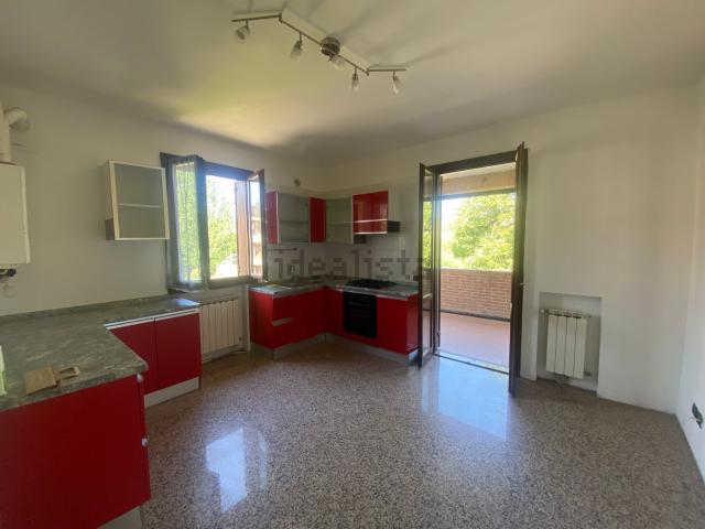 Appartamento in vendita di 219 m² in Via Vandelli