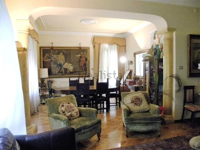 Appartamento in vendita di 220 m²
