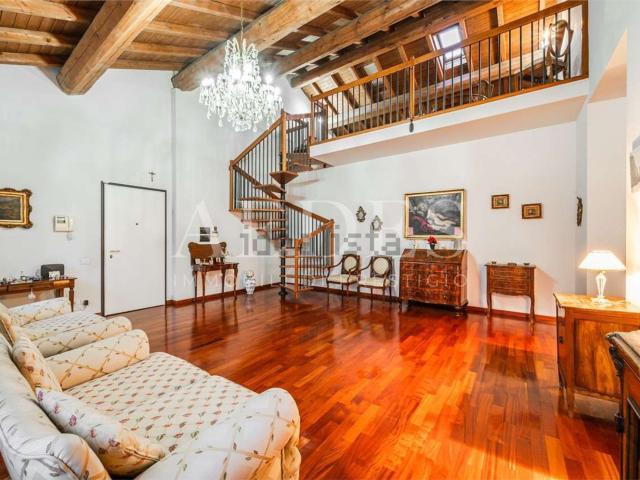 Appartamento in vendita di 220 m²