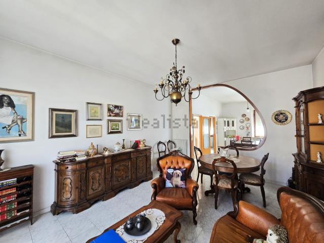 Appartamento in vendita di 220 m² in Via Colucci, 3