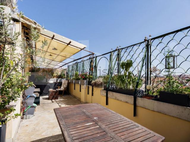 Appartamento in vendita di 220 m² in Via Chiana, 93