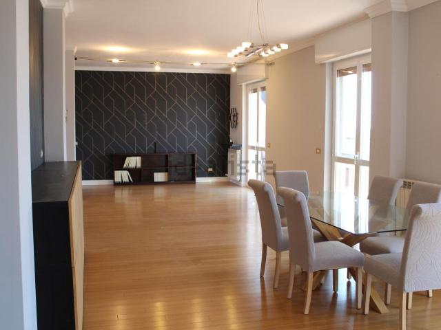 Appartamento in vendita di 220 m² in Via Antonio Meucci, 6