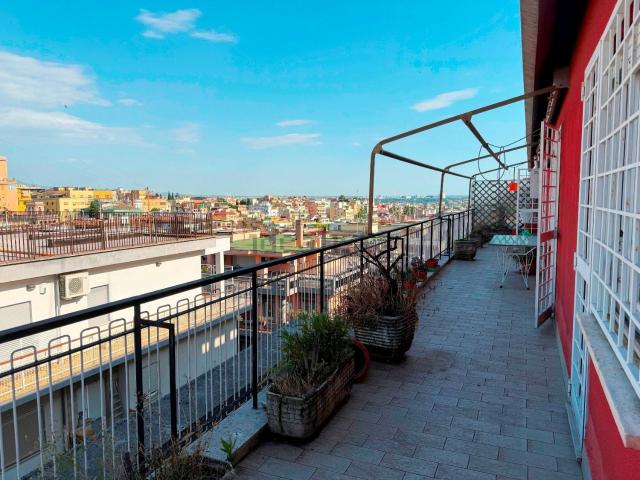 Appartamento in vendita di 220 m² in Via Andrea Busiri Vici, 16