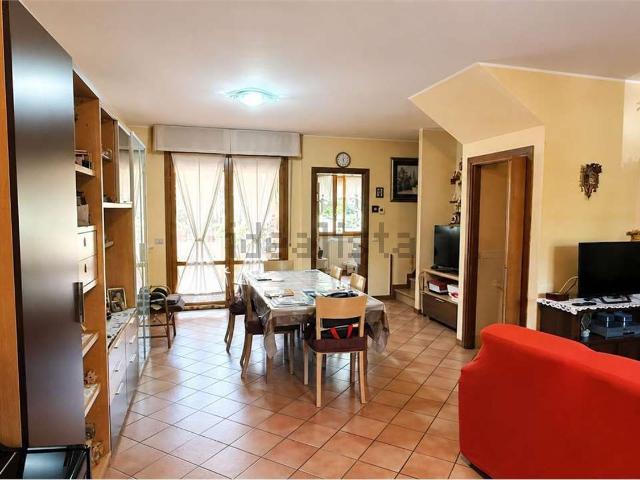 Appartamento in vendita di 220 m² in Via Apsella