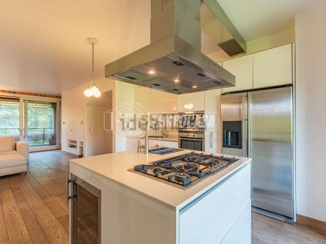 Appartamento in vendita di 220 m² in Via Bergamo, 1