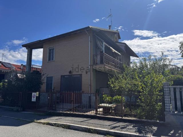 Appartamento in vendita di 220 m² in Via G. Giolitti, 22