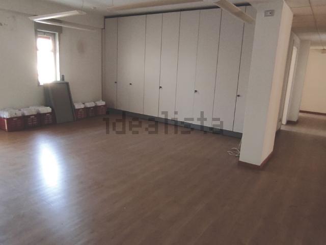 Appartamento in vendita di 220 m² in Via G. Medici, 252