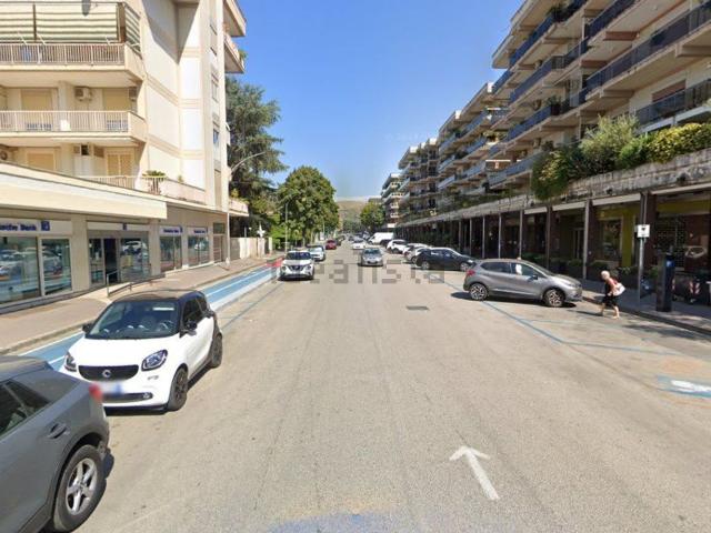 Appartamento in vendita di 220 m² in Via Giuseppe Maria Bosco