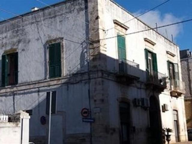 Appartamento in vendita di 220 m² in Via Giuseppe Massari