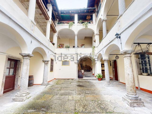 Appartamento in vendita di 220 m² in Via Giacomo Matteotti
