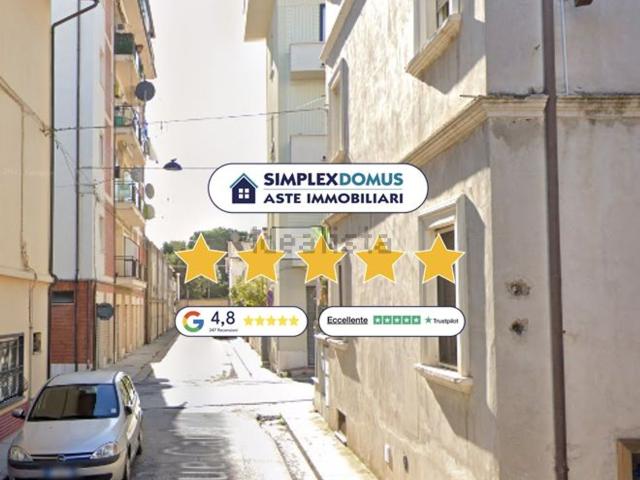 Appartamento in vendita di 220 m² in Via Giosuè Carducci