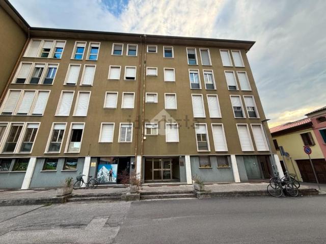Appartamento in vendita di 220 m² in Via Giordano Bruno, 15
