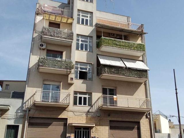 Appartamento in vendita di 220 m² in Via Giovanni Pascoli, 16