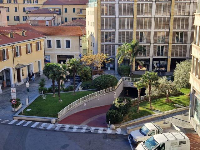 Appartamento in vendita di 220 m² in Via Don Abbo, 25