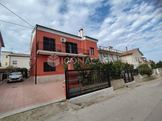 Appartamento in vendita di 220 m² in Via dei Ciliegi