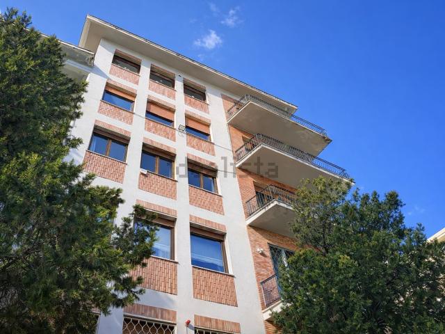 Appartamento in vendita di 220 m² in Via dei Colli della Farnesina