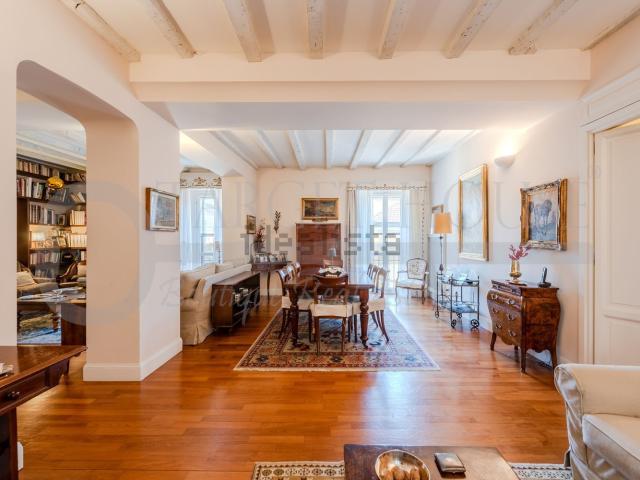 Appartamento in vendita di 220 m² in Via della Moscova