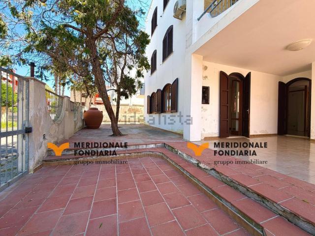 Appartamento in vendita di 220 m² in Via della Robinia, 5