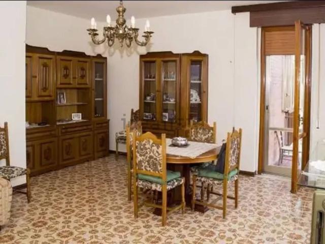 Appartamento in vendita di 220 m² in Via di Blasio Scipione