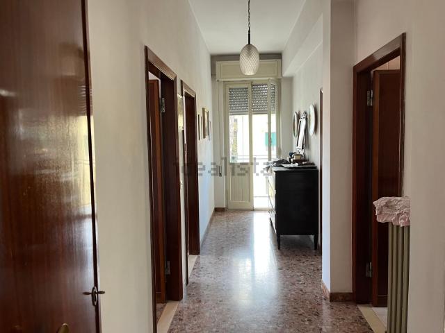 Appartamento in vendita di 220 m² in Via Ettore Mancini
