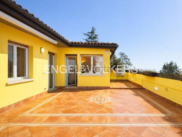 Appartamento in vendita di 220 m² in Via Fonti di Casaglia, 15